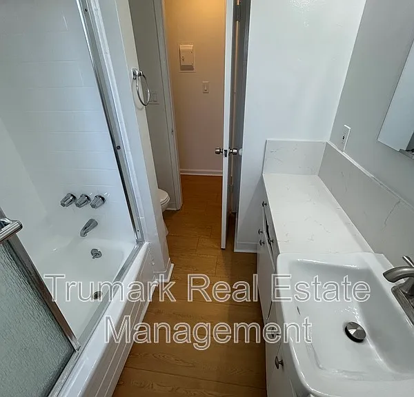 337 E Tujunga Ave #M — Photo 9