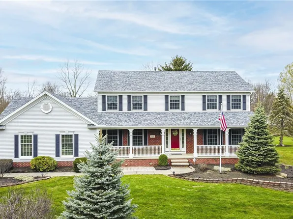 5520 Canyon Ridge Dr, Painesville, OH 44077