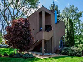 3592 Voerman Way, Cambridge, NY 12816