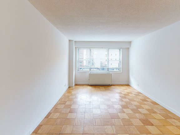 3rd image of 1520 York Ave APT 5D