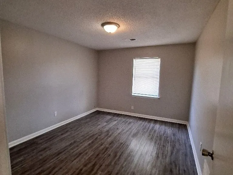 2717 Carnes Ave — Photo 5