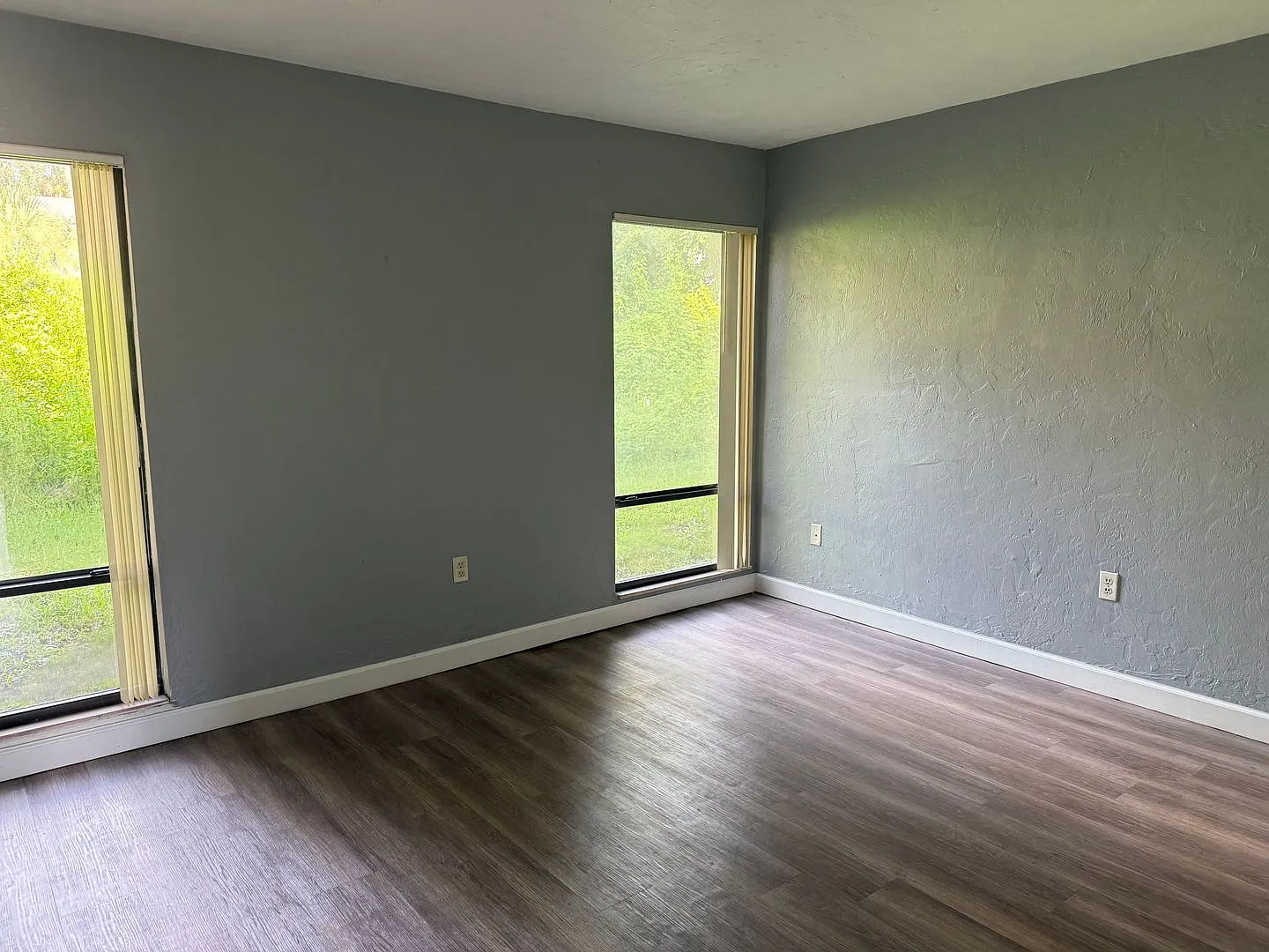 * Move In Special * One Month Free!! Spacious 876 Sf Unit - 2 Bd / 1 Ba Near Uf - Brandywine Condos — Photo 4