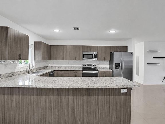 4th image of 10770 SW 149th St