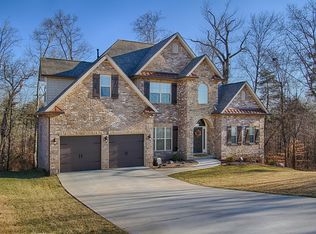 1516 Mountain Hill Ln, Knoxville, TN 37931