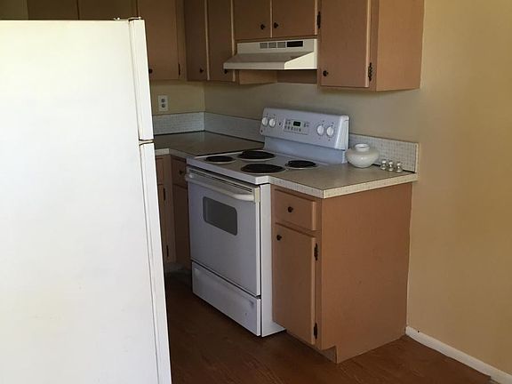 5th image of 805 NE 23rd Dr APT 3