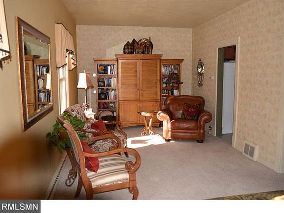 2nd image of 829 30th Ave N