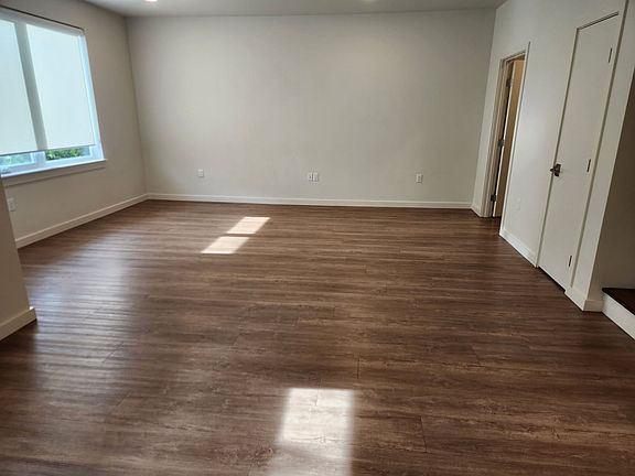 4th image of 1574 Myers Ln #204