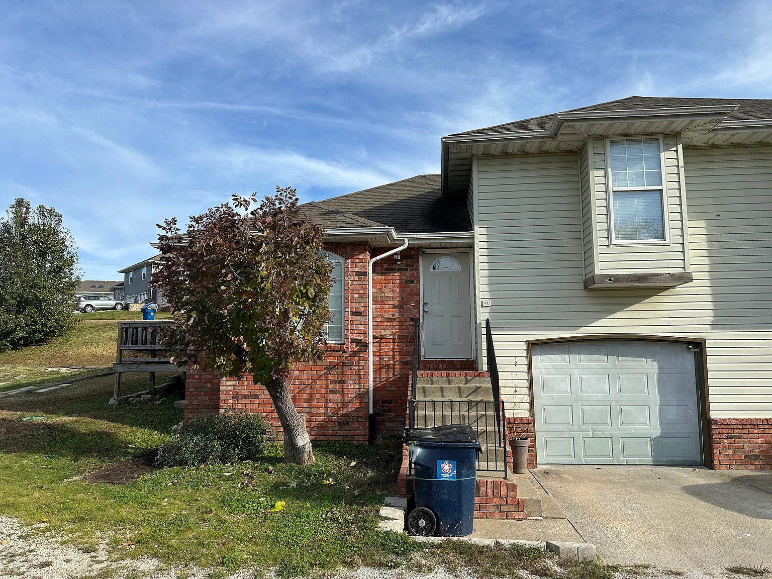 1607 Sherwood Ct — Photo 1