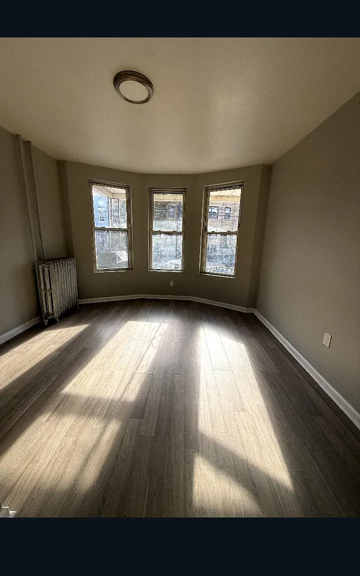 3 bed, $2,500 — Photo 4