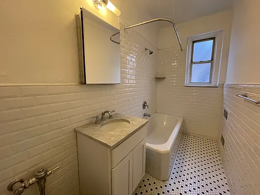 Rented by Contact Realty | media 6