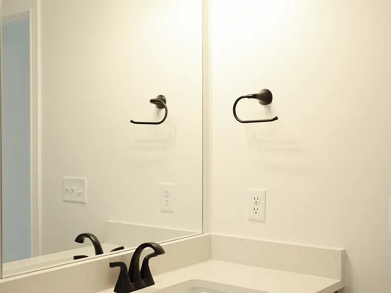 Oak Hill Apartments — Photo 13