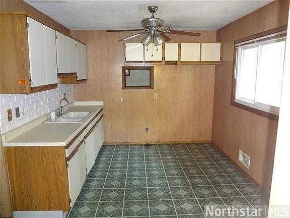 5th image of 107 Iowa Ave W