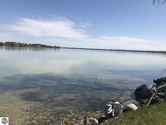 4th image of 10647 Shore Dr