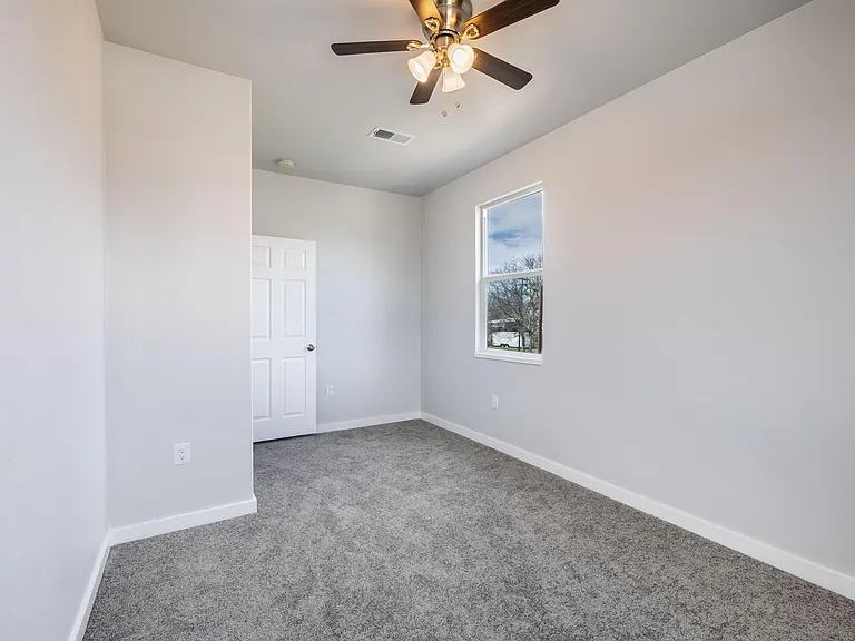 600 Kimbro B St — Photo 19