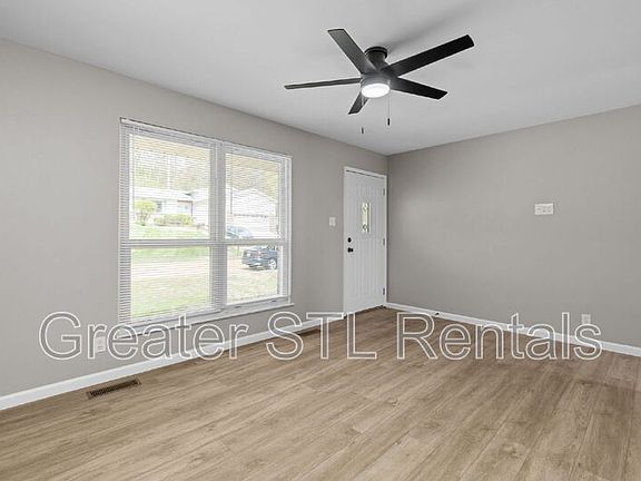 4th image of 702 Boca Chica Dr