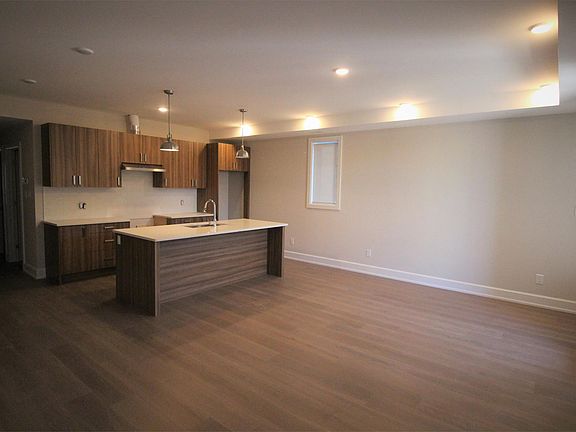 4th image of 343 Tweedsmuir Ave #1523375