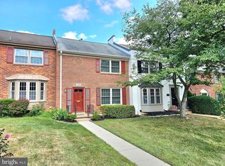 5988 Queenston St, Springfield, VA 22152