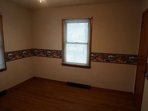 5th image of 213 E Washington St