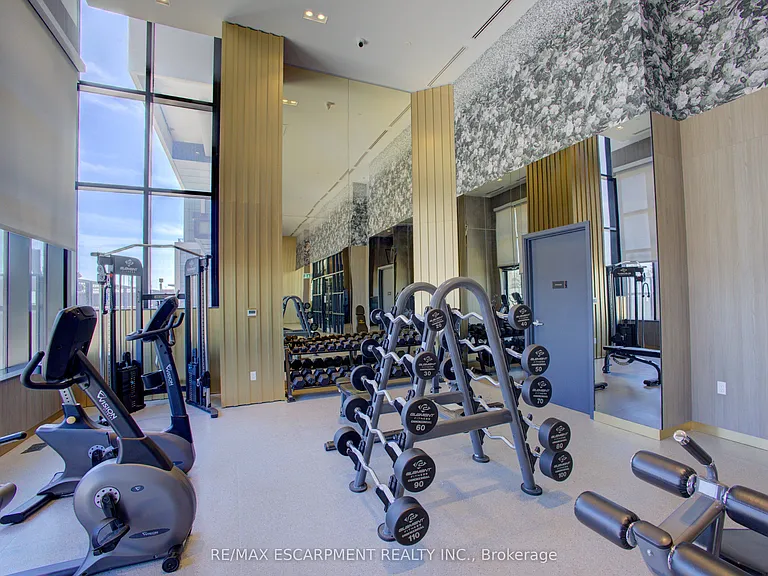 395 Dundas St W #413 — Photo 26