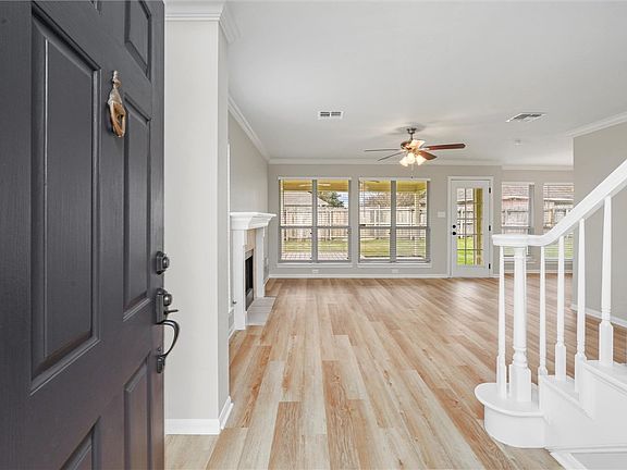 5th image of 204 Augsburg Ct
