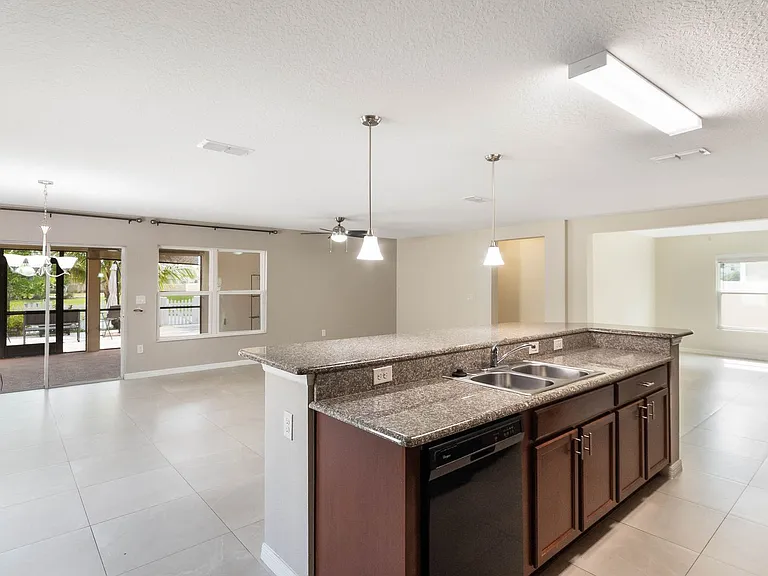 4602 Harvest Row Ln — Photo 8