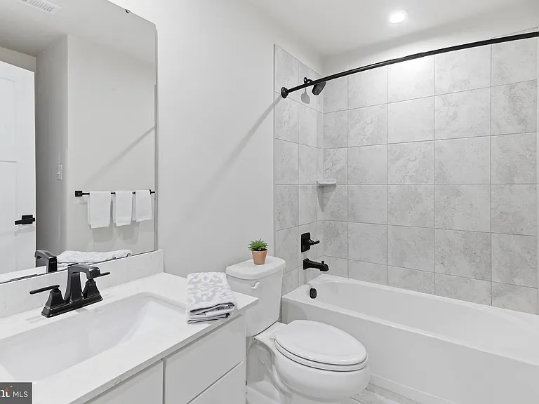 5927 Pecking Stone St — Photo 19