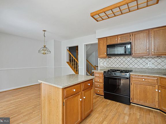 3rd image of 5852 Westwater Ct
