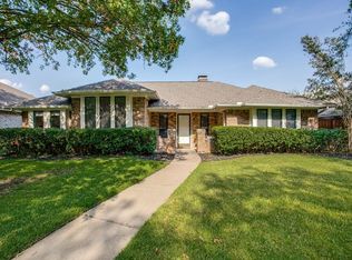 7615 Arborgate Dr, Dallas, TX 75231