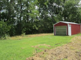 66 Red Bay Ln, Flora, IL 62839