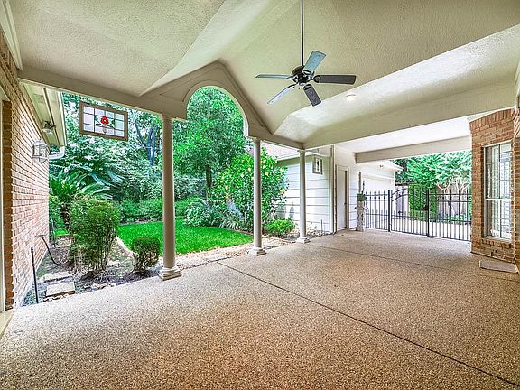 3rd image of 13107 Winesap Ln