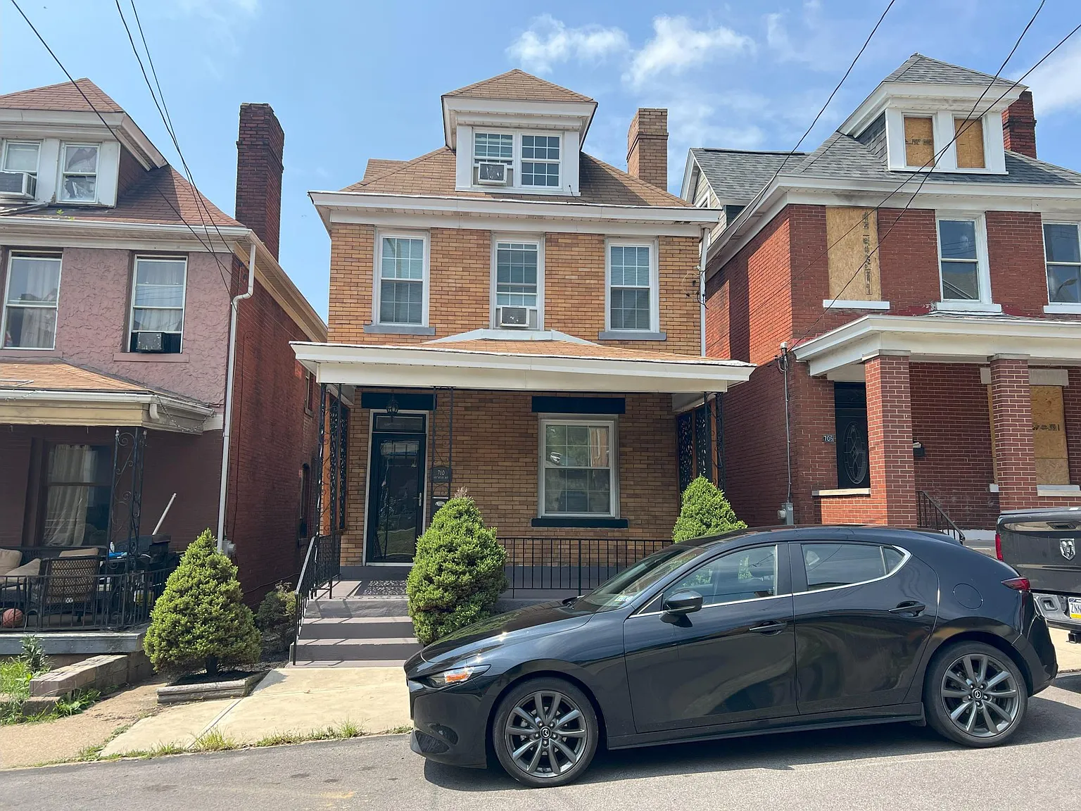 710 Southern Ave photo 1
