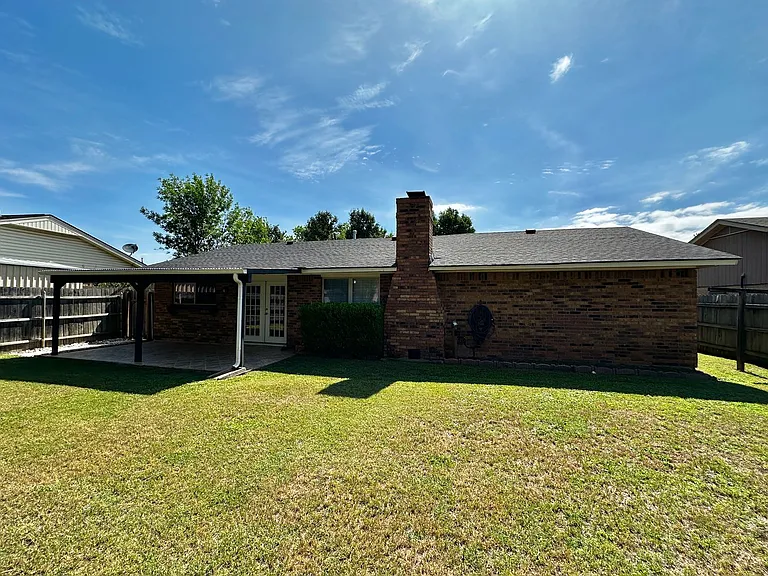 4720 NE Macarthur Cir — Photo 34
