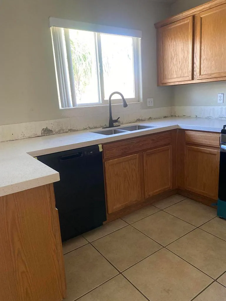 4 bed, 2.0 bath, 1500 sqft, $2,600 — Photo 4