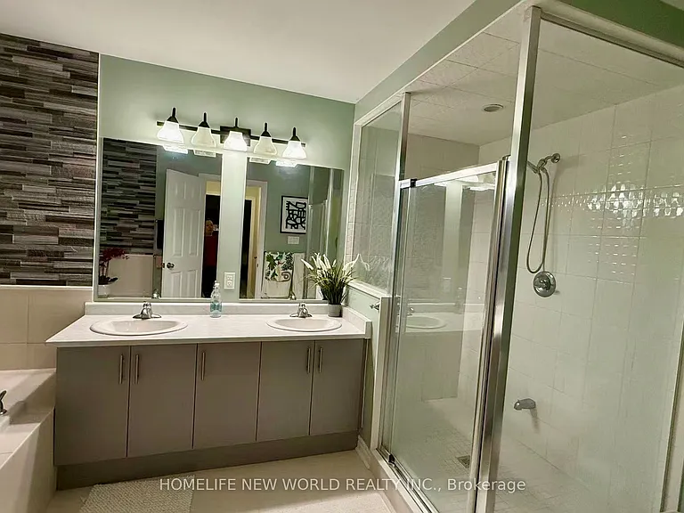 115 Kirby Ave — Photo 8