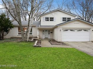 1029 Royal Street George Dr, Naperville, IL 60563