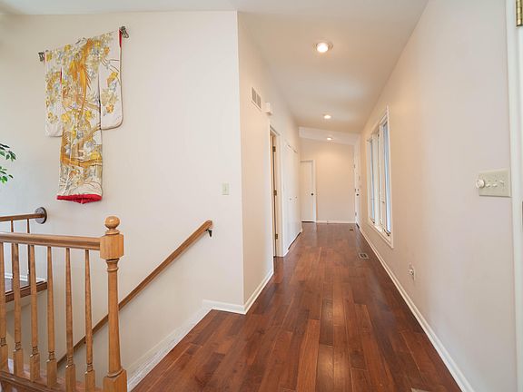 4th image of 7420 Oak Shore Dr