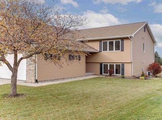 222 Ineichen Dr, Verona, WI 53593