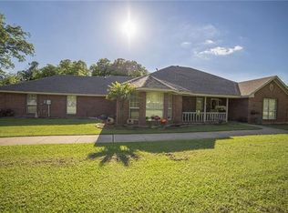 305 High St, Roxton, TX 75477