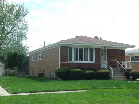 4th image of 1509 Memorial Dr