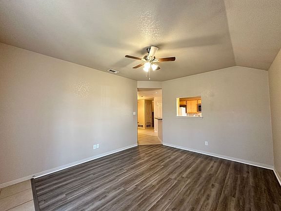 3rd image of 3008 Dannen Ct