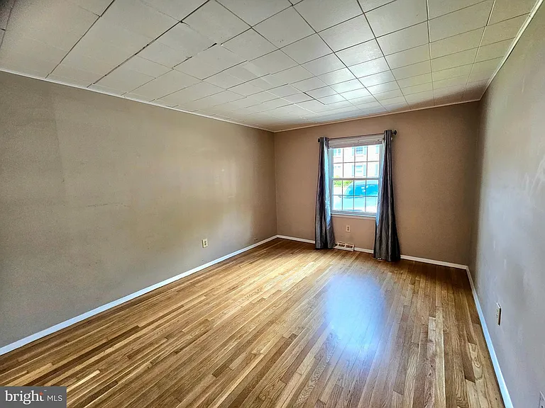 2417 Barracks Pl #1 — Photo 6
