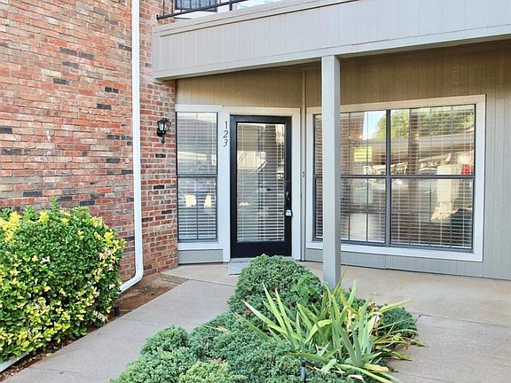 2nd image of 2736 Silver Creek Dr APT 123