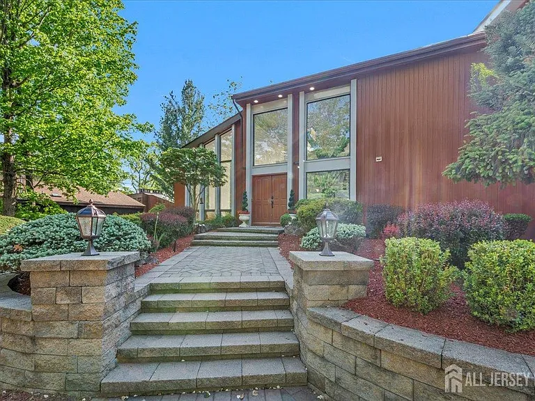 950 Sunset Rdg — Photo 2