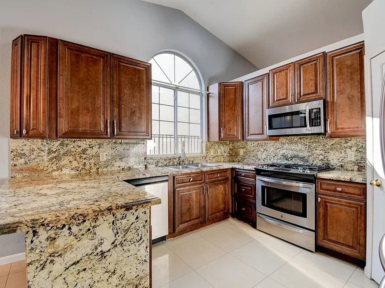 8316 Vantare Ct — Photo 11