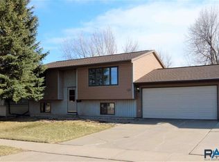 5201 W Royal St, Sioux Falls, SD 57106