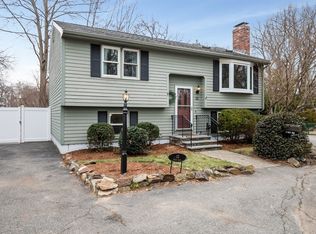 12 Crest Rd, Billerica, MA 01821