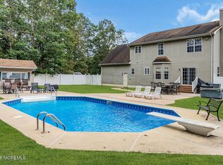 10 Susie Lane, Jackson, NJ 08527