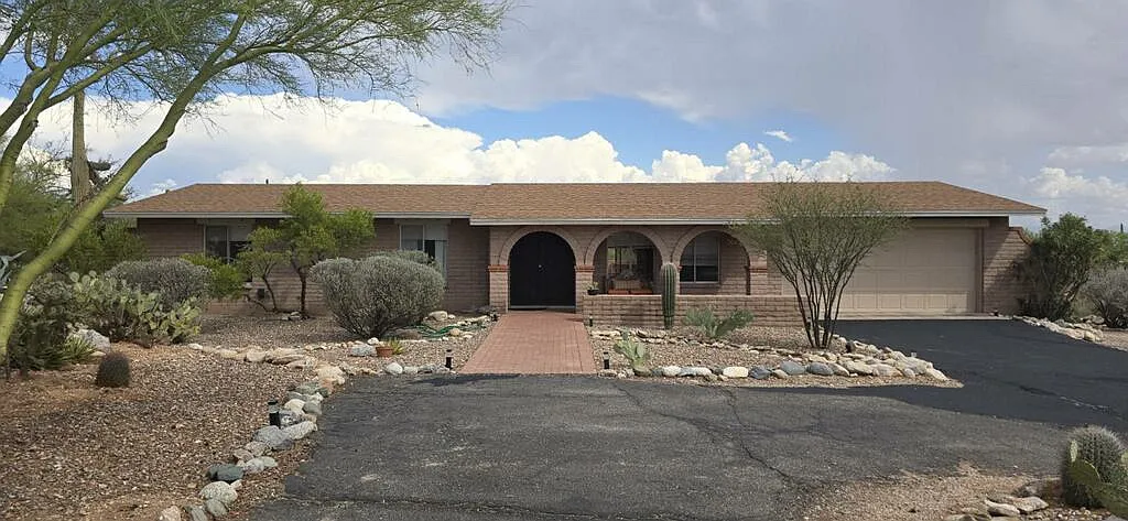 3 bed, 1635 sqft, $3,200 — Photo 1