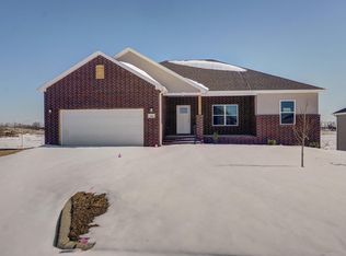 704 N Quantum Ct, Nixa, MO 65714