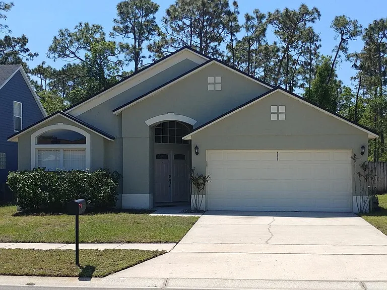4008 Forest Island Dr — Photo 1